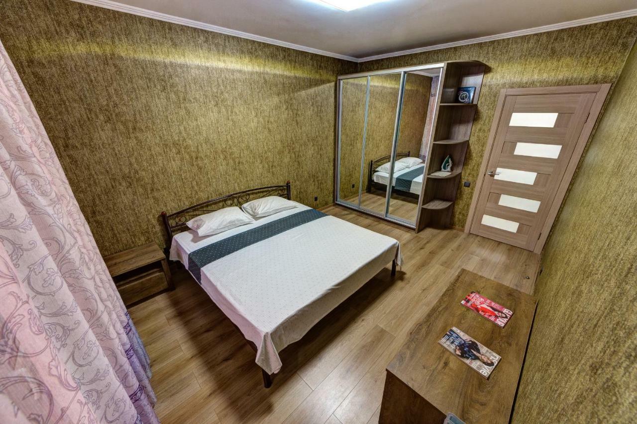 Apartments Near Shevchenko Boulevard Kyiv Exterior photo